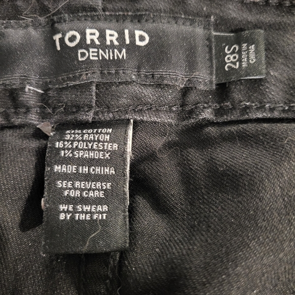 Plus size Black Torrid Jeans - Picture 5 of 6